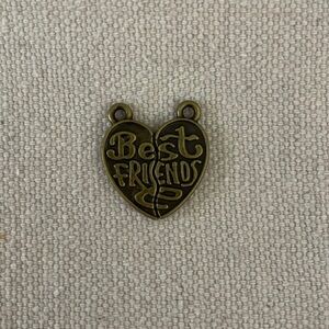 Best Friends Broken Heart Necklace Charms (2)